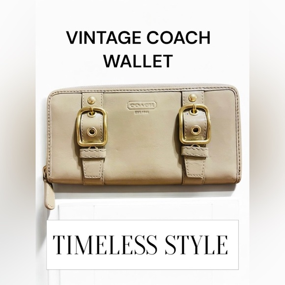 $85 (𝙇𝘼𝙎𝙏 𝘾𝙃𝘼𝙉𝘾𝙀)𝚅𝚃𝙶:Coach Cream Wallet Double Buckle Zip Around - Picture 1 of 10